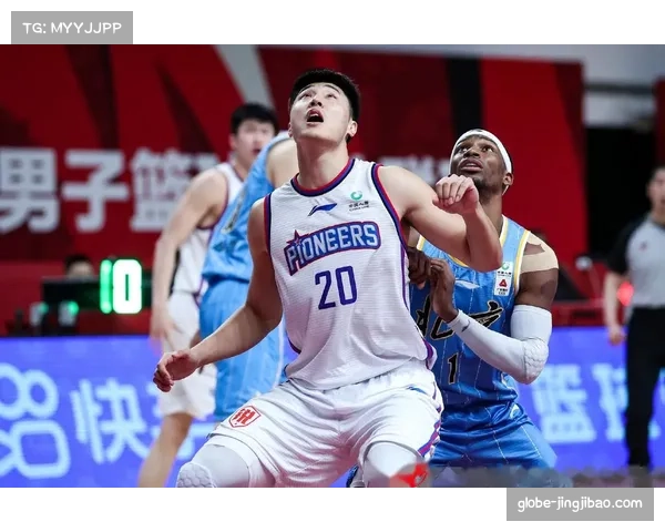 孟子凯天津空间型四号位 三分命中率37.2%但篮板保护不佳